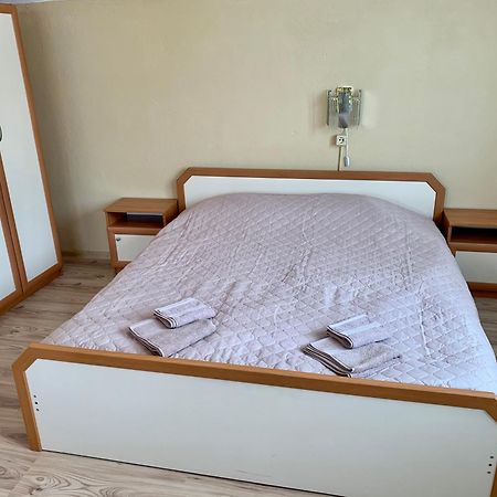 Sunny House Otel Madzhare Dış mekan fotoğraf