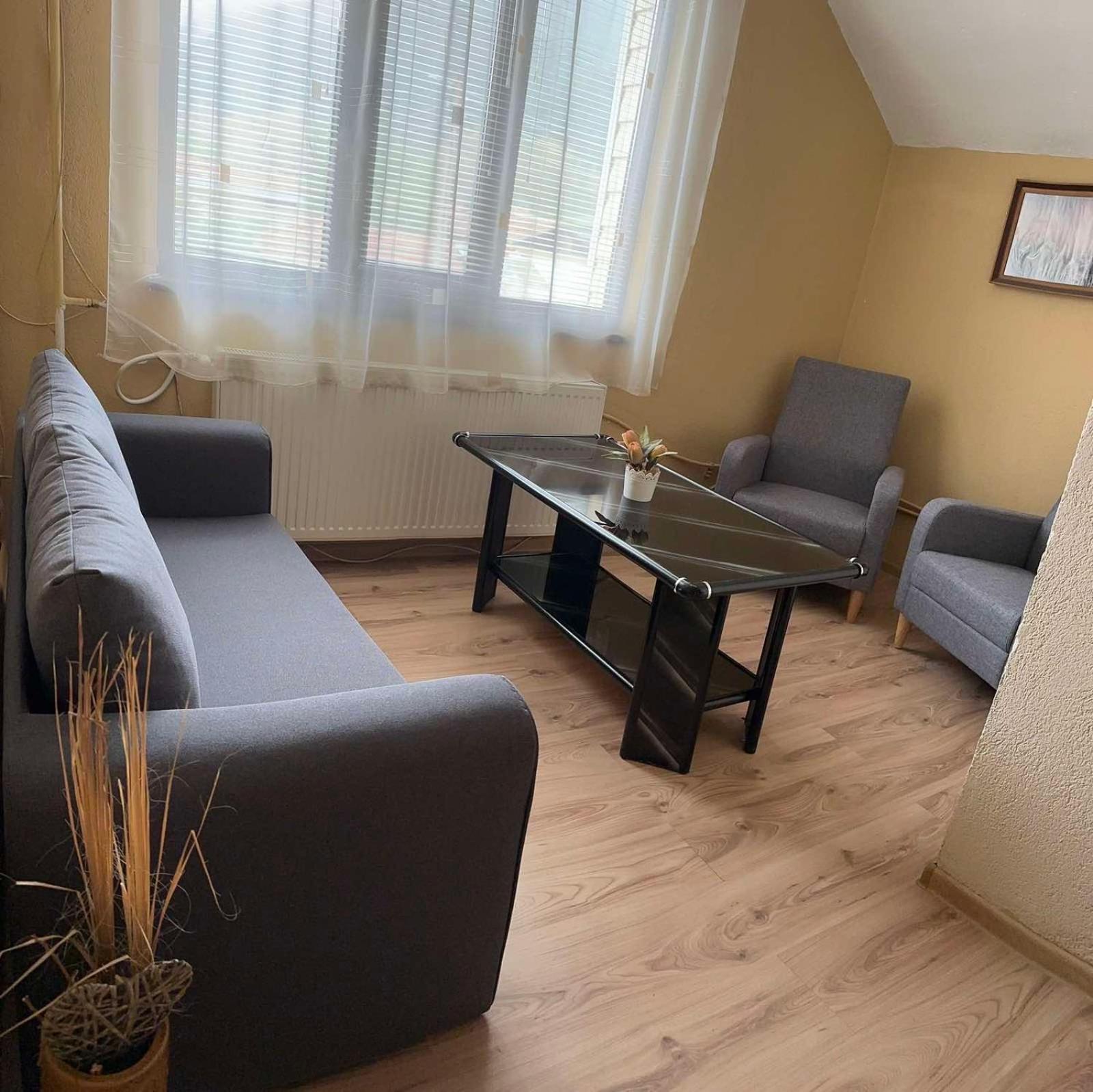 Sunny House Otel Madzhare Dış mekan fotoğraf