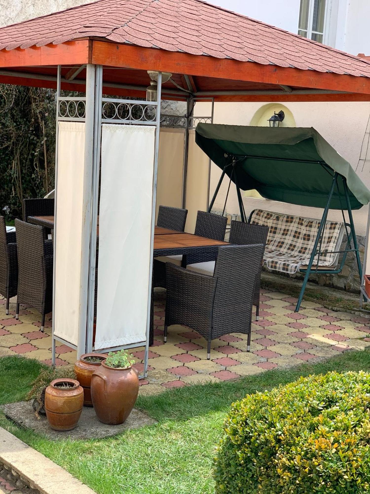 Sunny House Otel Madzhare Dış mekan fotoğraf